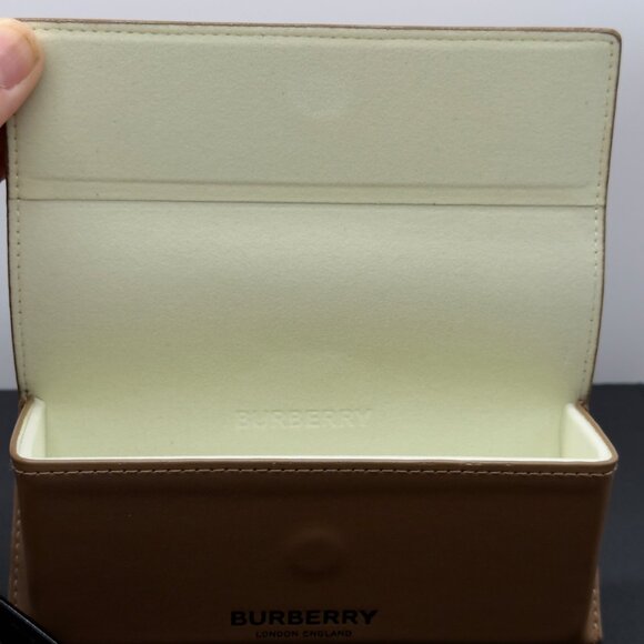 Burberry Sunglasses B 4372U 3001/8G Polished Black Grey Gradient Lens Gold Logo - Picture 3 of 11